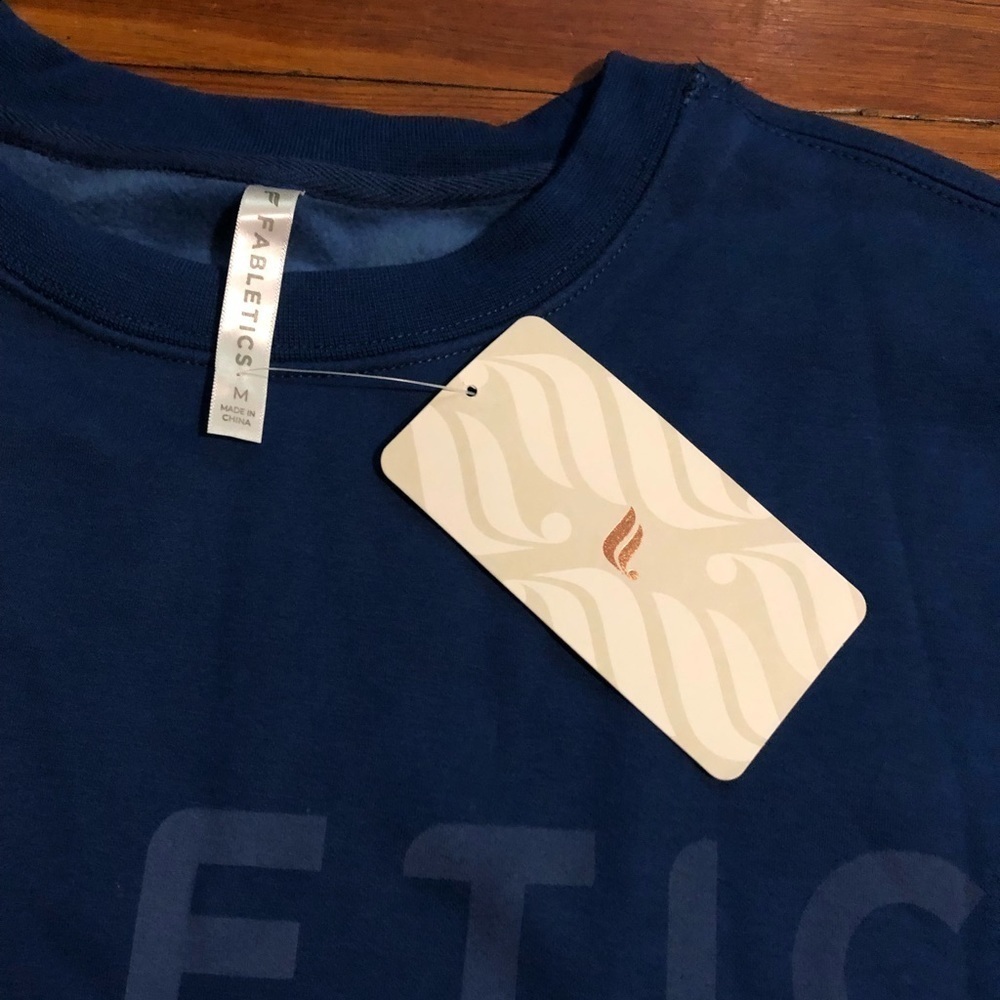 Fabletics sweatshirt women’s NWT - Picture 5 of 7
